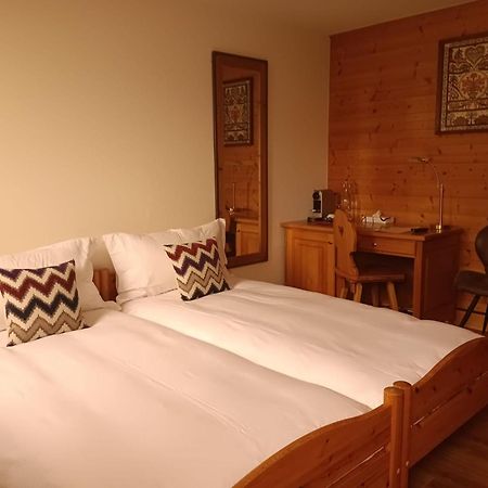 Hotel De Commune Gstaad Kültér fotó