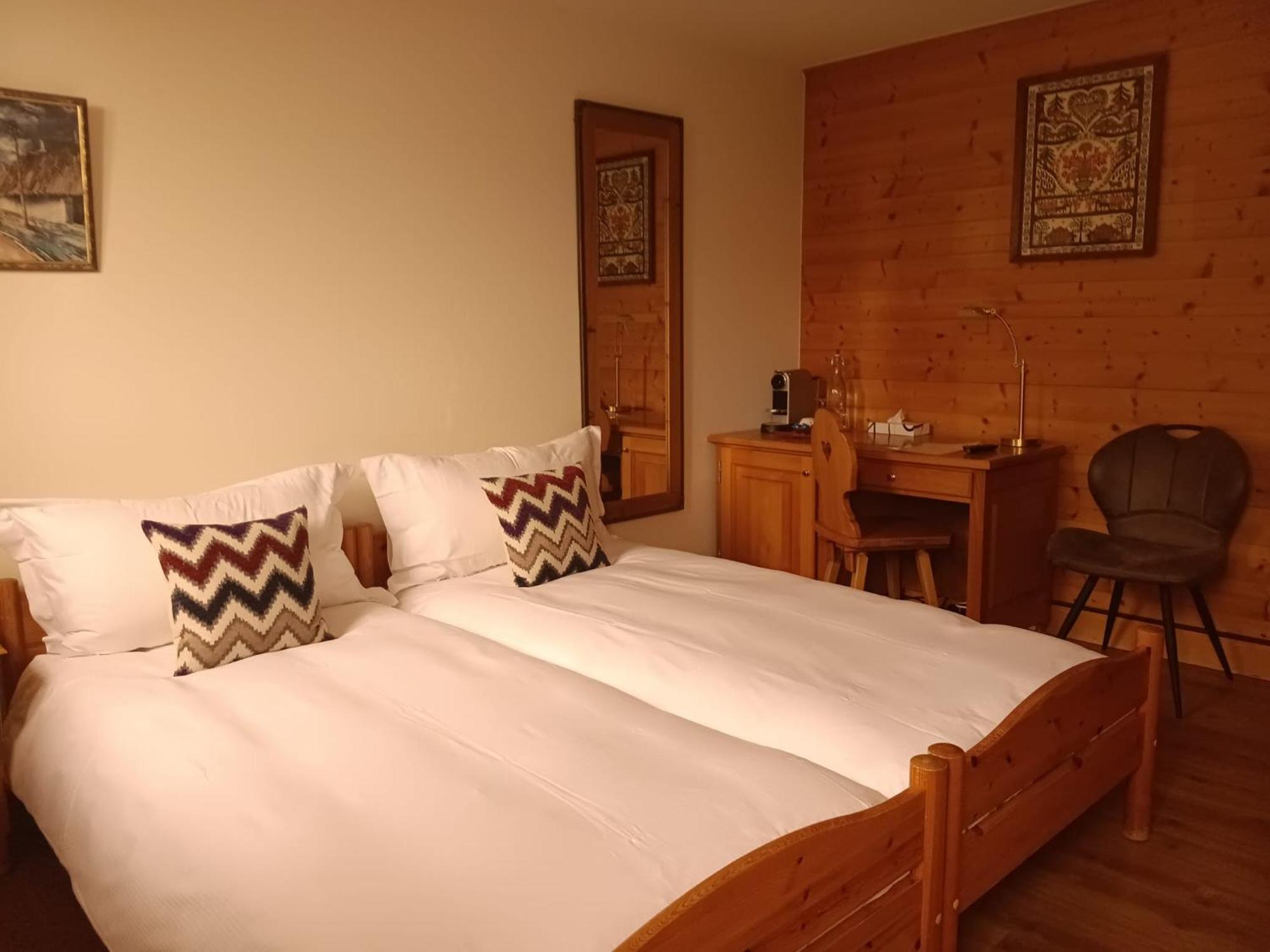 Hotel De Commune Gstaad Kültér fotó