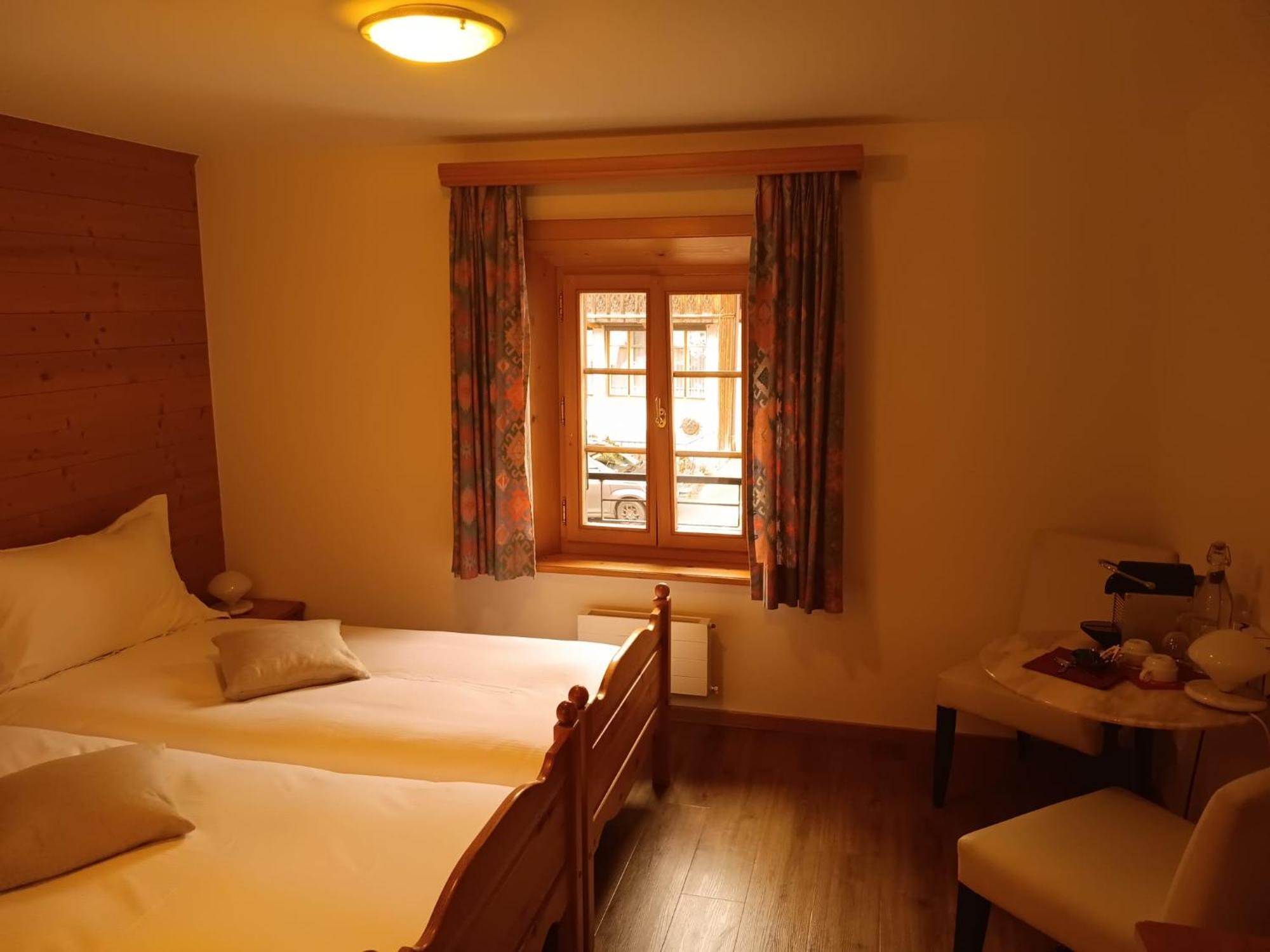 Hotel De Commune Gstaad Kültér fotó