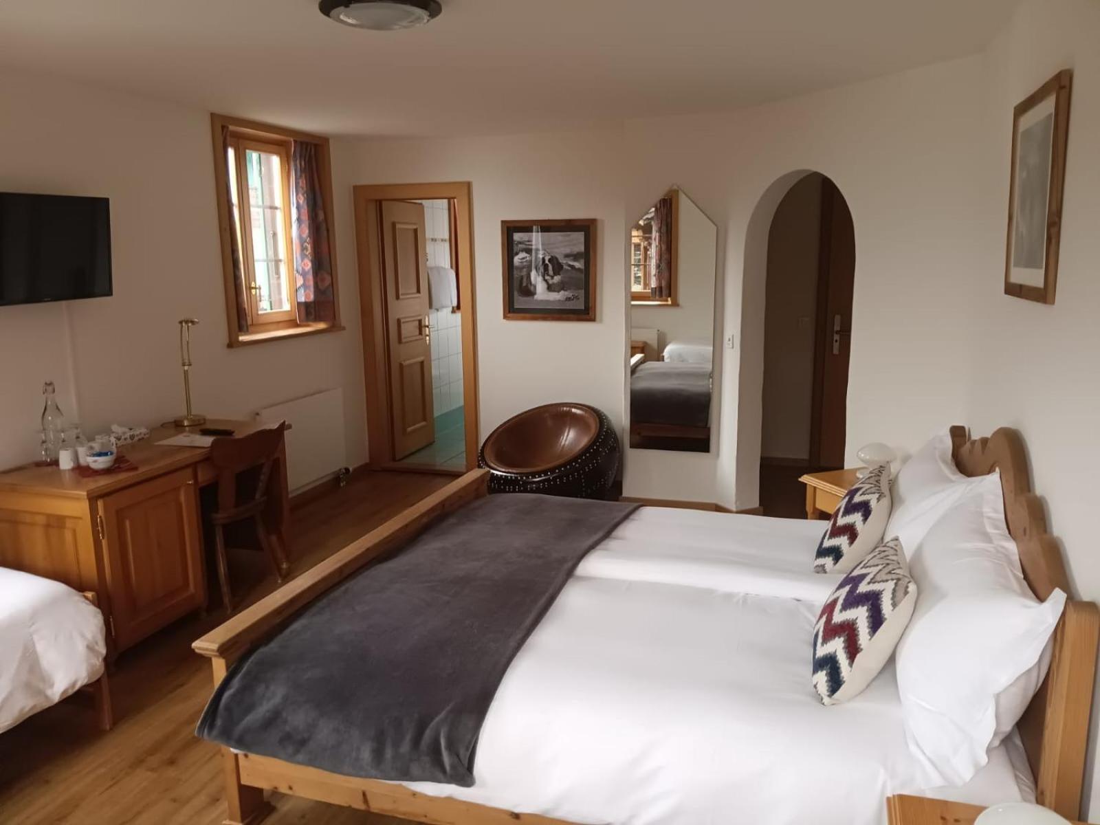 Hotel De Commune Gstaad Kültér fotó